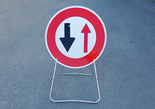 Cédez le passage au sens inverse BK15