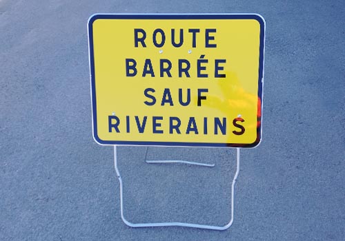 Route barrée sauf riverains